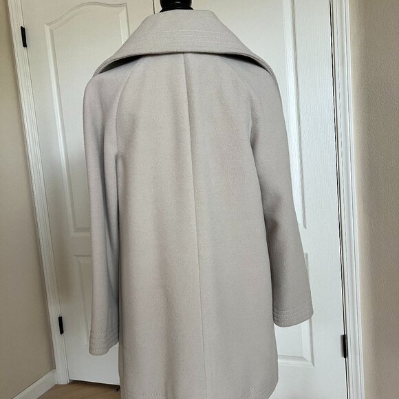 Hilary Radley Wool/Alpaca Coat in bone color size 2 - Picture 2 of 5